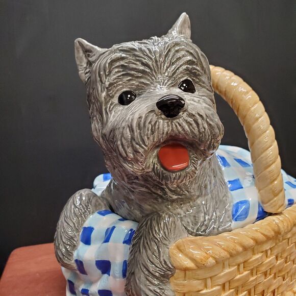 Vintage Enesco Wizard Of Oz Dorothy’s Dog Toto In Picnic Basket Cookie Jar - Picture 1 of 13